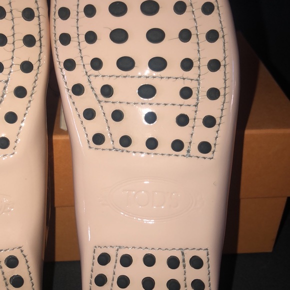 TODS Light Pink Patent Driving Moccasins SZ.7 - Picture 6 of 7